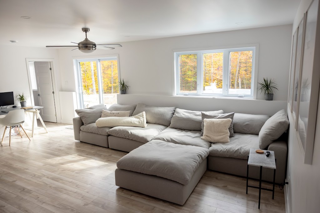 Blaaq Cottage | 179 Chem. du Lac Lili, Chertsey, QC J0K 3K0, Canada | Phone: (514) 501-4701