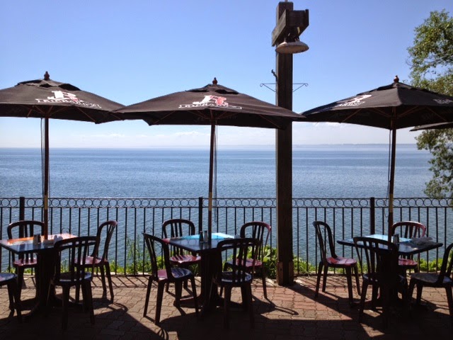 Emmas Back Porch & Water Street Cooker | 2084 Old Lakeshore Rd, Burlington, ON L7R 1A3, Canada | Phone: (905) 634-2084