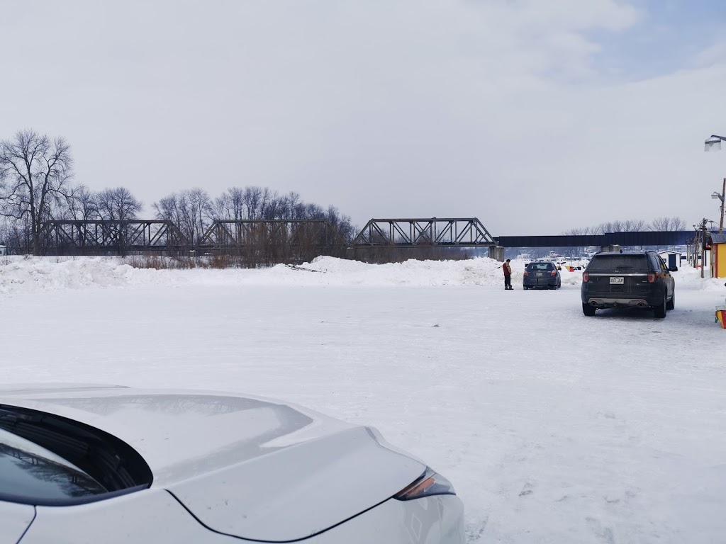 Centre de pêche JP Hivon | 49 Boulevard Lanaudière, Sainte-Anne-de-la-Pérade, QC G0X 2J0, Canada | Phone: (418) 325-2100