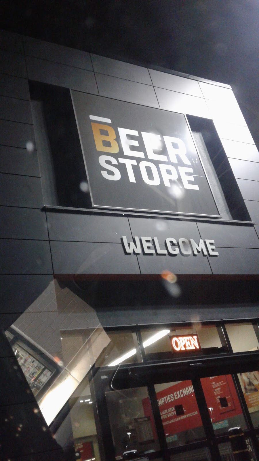 Beer Store | 15820 Bayview Ave, Aurora, ON L4G 3G8, Canada | Phone: (905) 727-7443