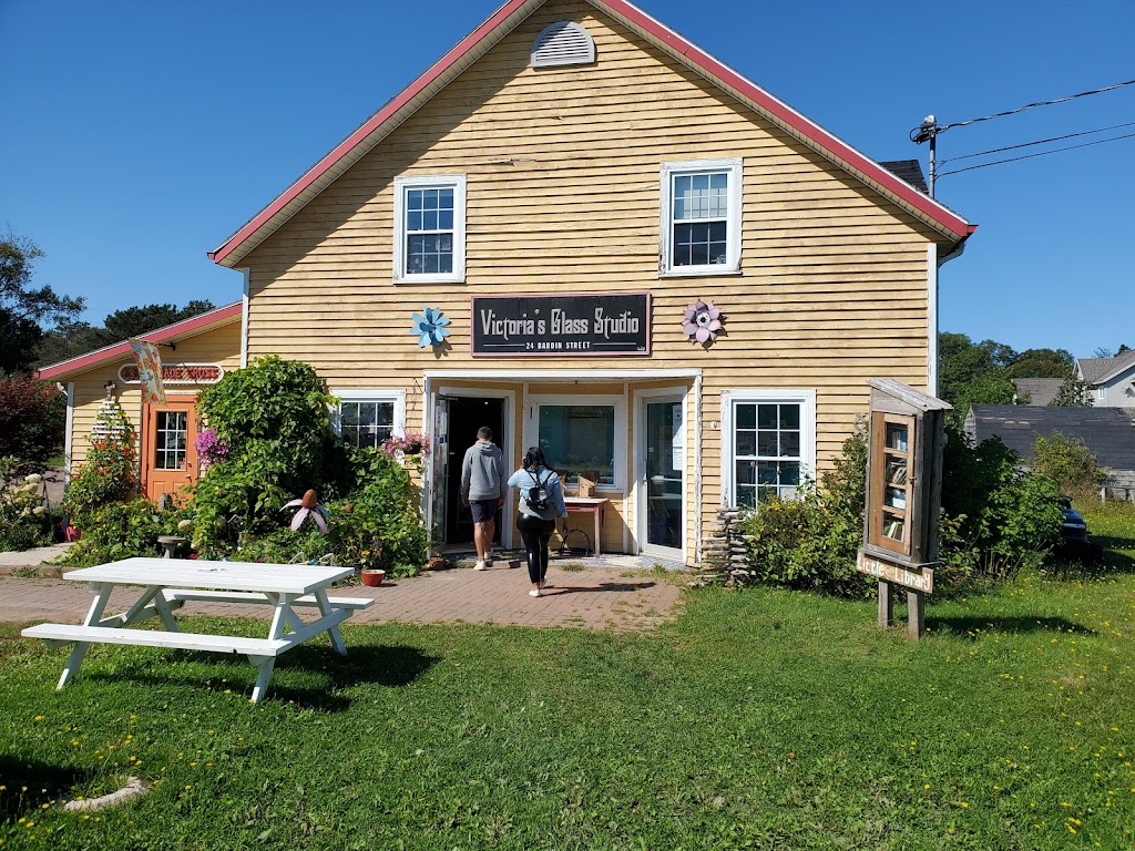 Victorias Glass Studio | 24 Bardin St, Victoria, PE C0A 2G0, Canada | Phone: (902) 658-2038