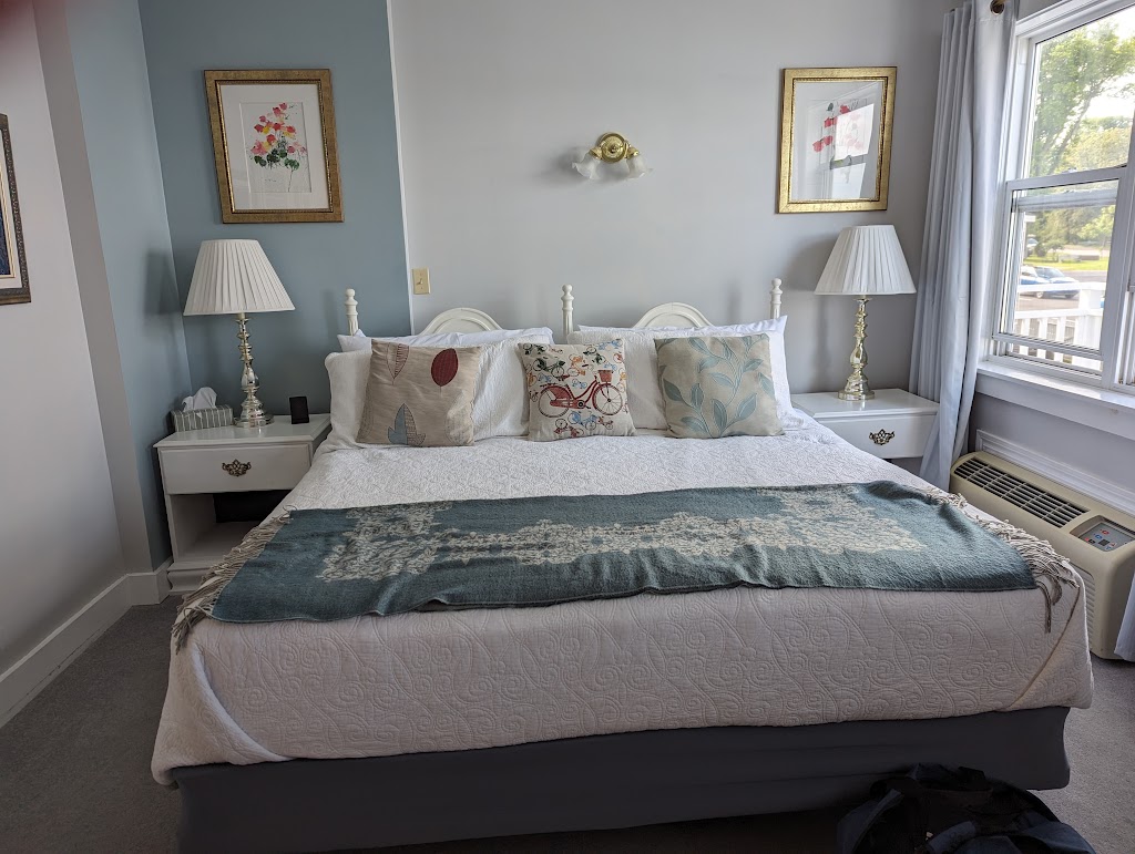 Come From Away B & B Inn | 98 Montague Row, Digby, NS B0V 1A0, Canada | Phone: (877) 392-2413