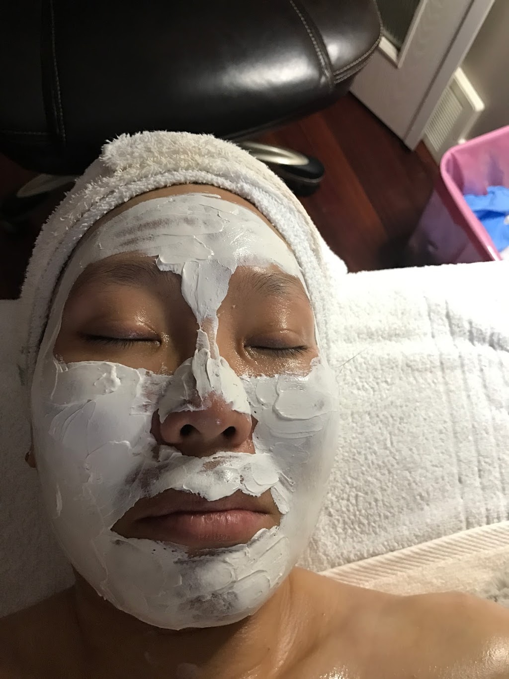 Oval Beauty Bar & Laser Clinic | 8 Weston Dr SW #43, Calgary, AB T3H 5P2, Canada | Phone: (587) 864-9955