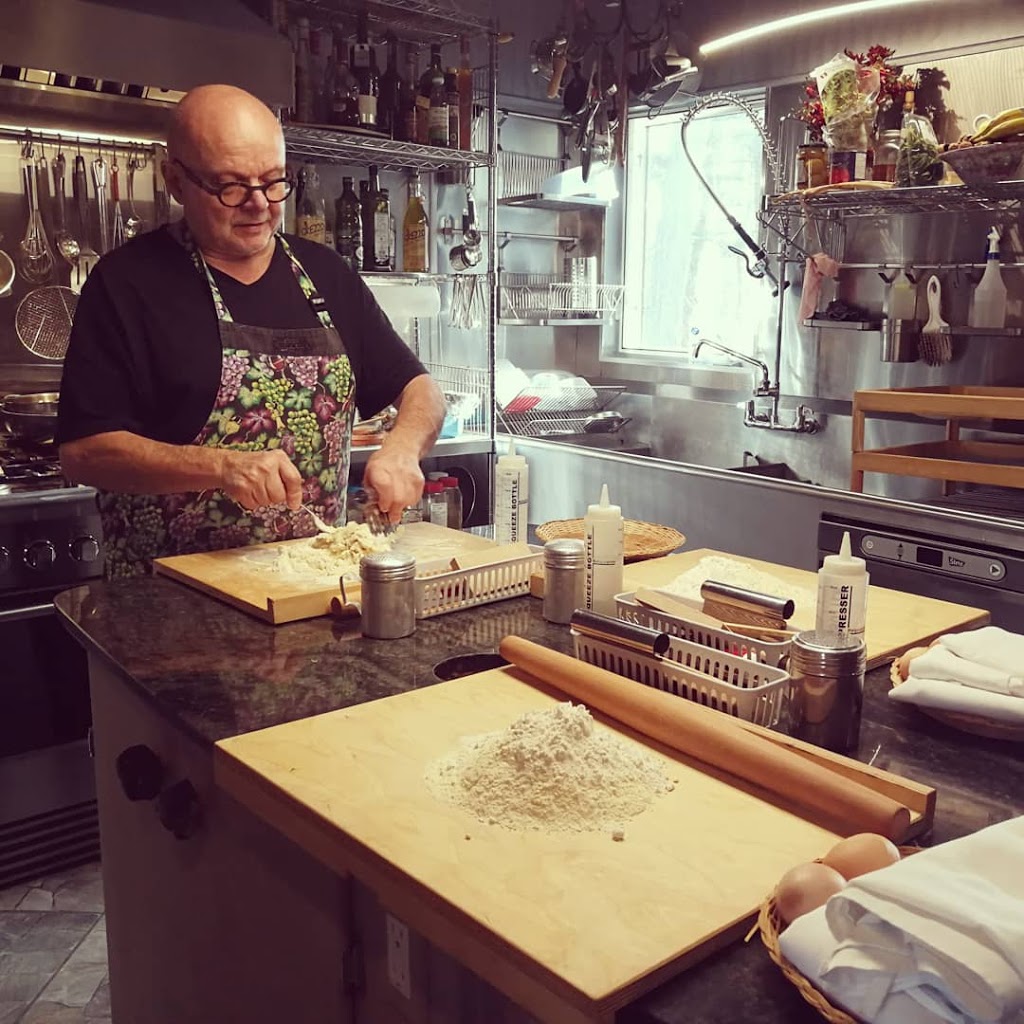 Angelo Bean Italian Cooking Studio | 1094 Christian Rd, Bloomfield, ON K0K 1G0, Canada | Phone: (613) 399-1813