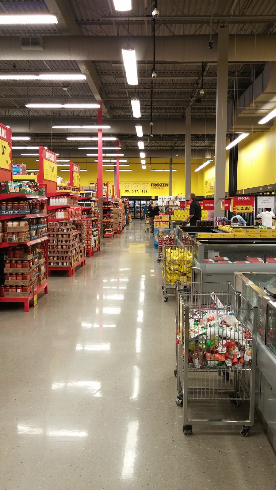 Gibsons No Frills | 980 Franklin Blvd, Cambridge, ON N1R 8R3, Canada | Phone: (866) 987-6453