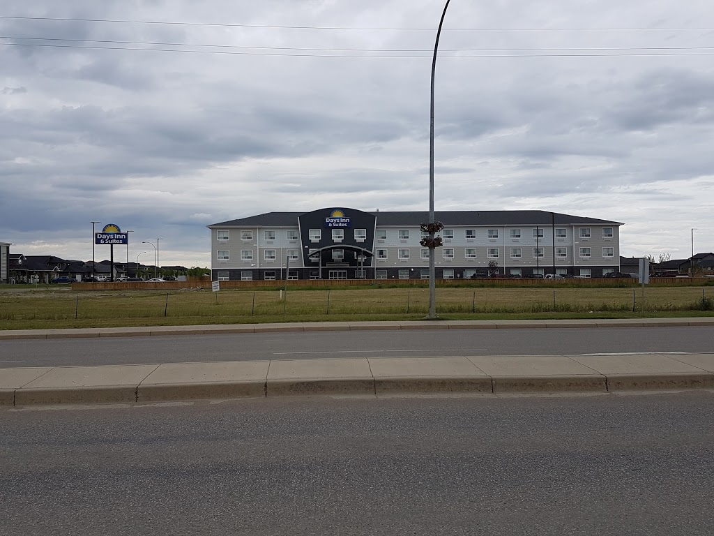 Days Inn & Suites by Wyndham Warman Legends Centre | 175 Clubhouse Blvd, Warman, SK S4K 4S0, Canada | Phone: (306) 477-3297