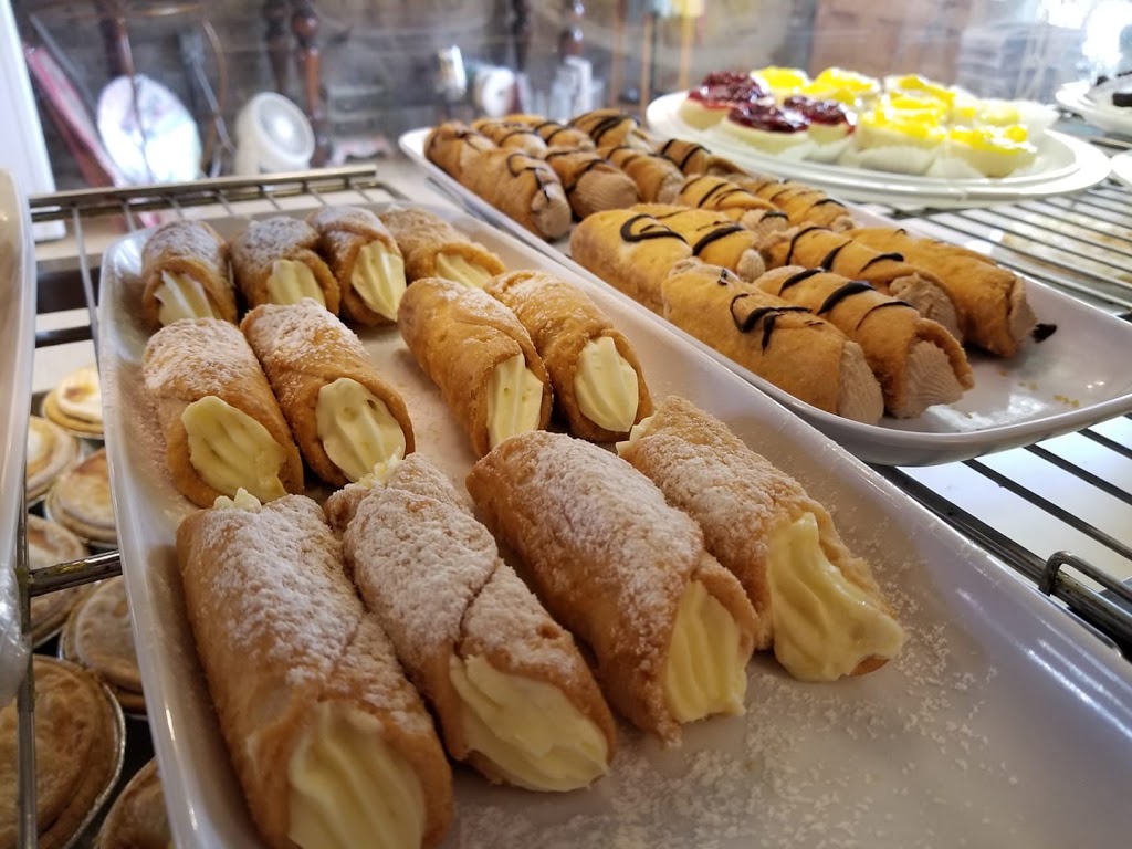 Dee-Lights Bakery & Fine Foods | 379 Dundas St, Woodstock, ON N4S 1B6, Canada | Phone: (519) 539-6474