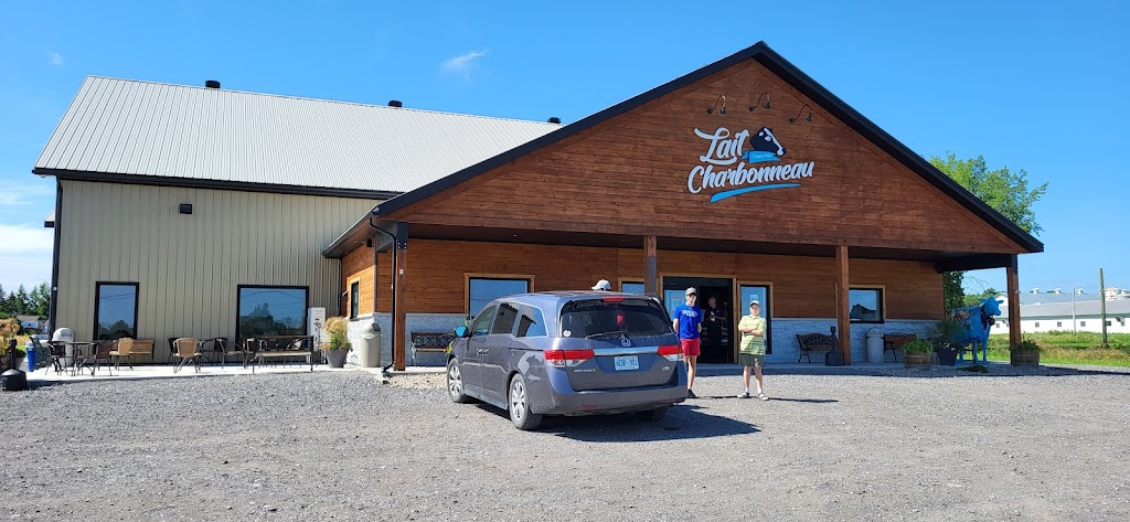 Lait Charbonneau | 192 1ere Avenue, Sainte-Anne-des-Plaines, QC J5N 0A6, Canada | Phone: (450) 478-4121
