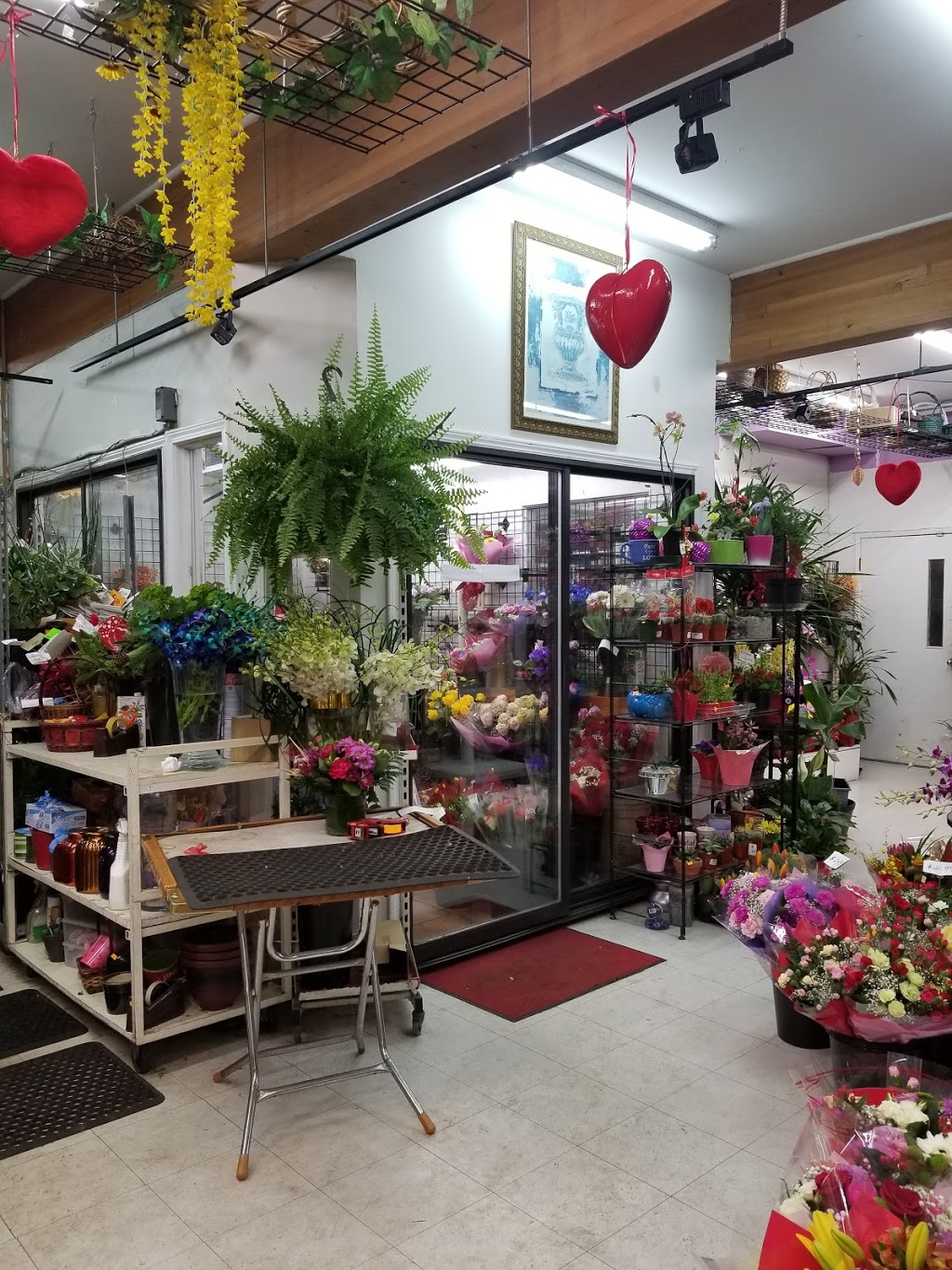 Touch Of Class Florists | 118-8011 No 1 Rd, Richmond, BC V7C 1T8, Canada | Phone: (604) 277-9618