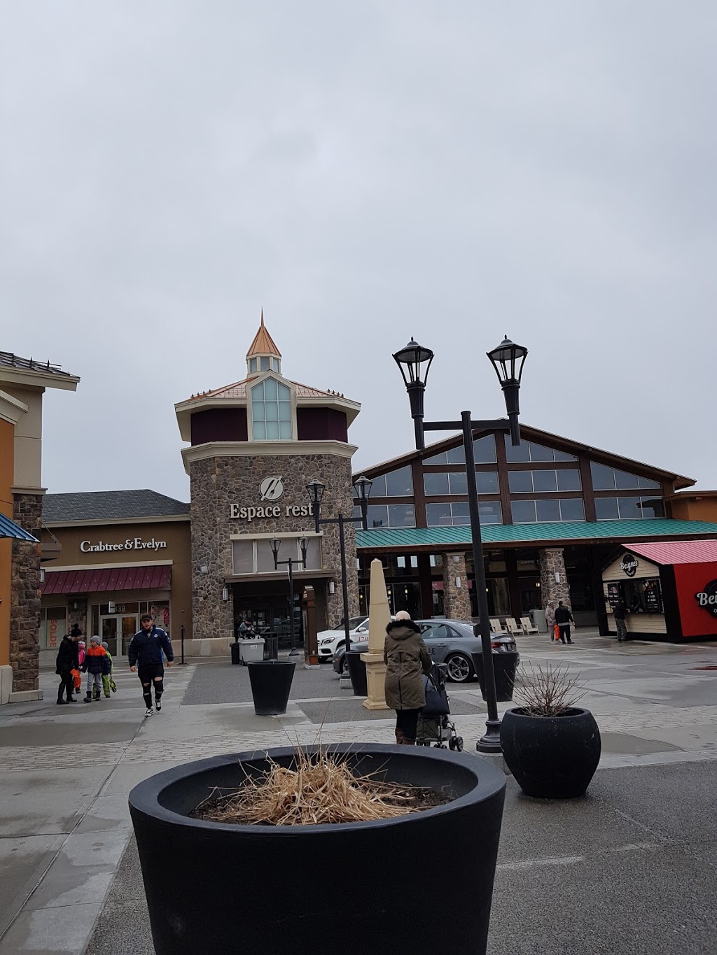 Old Navy Outlet | 19001 Chemin Notre Dame SUITE 706, Mirabel, QC J7J 0T1, Canada | Phone: (450) 420-5546