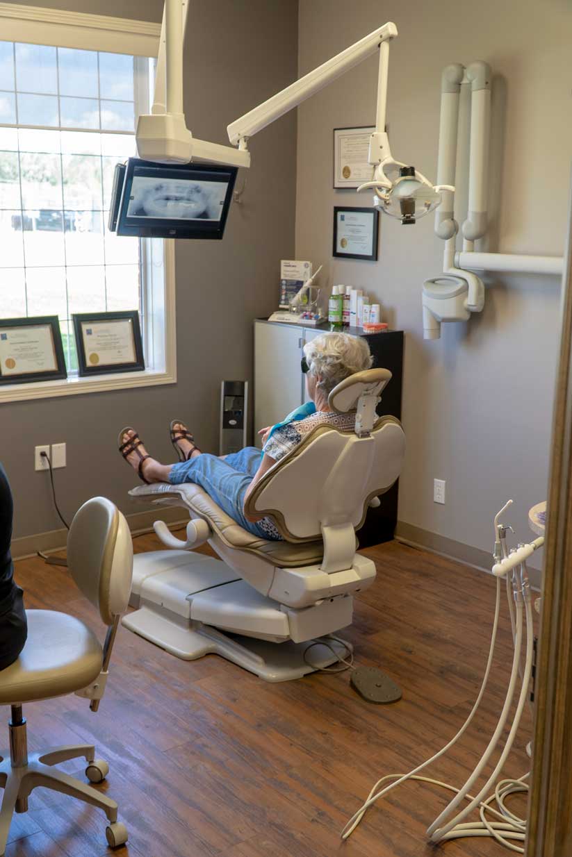 High River Dental Centre | 104 1 St SW, High River, AB T1V 1M6, Canada | Phone: (403) 652-2182