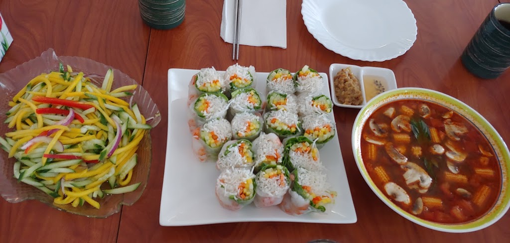 Harbour Delight Thai and Asian Cuisine | 268 The Queensway S, Keswick, ON L4P 2P7, Canada | Phone: (905) 535-3838
