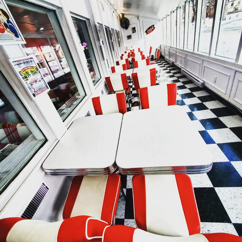 Dreamland Diner | 2615 Portage Ave, Winnipeg, MB R3J 0P7, Canada | Phone: (204) 504-6000