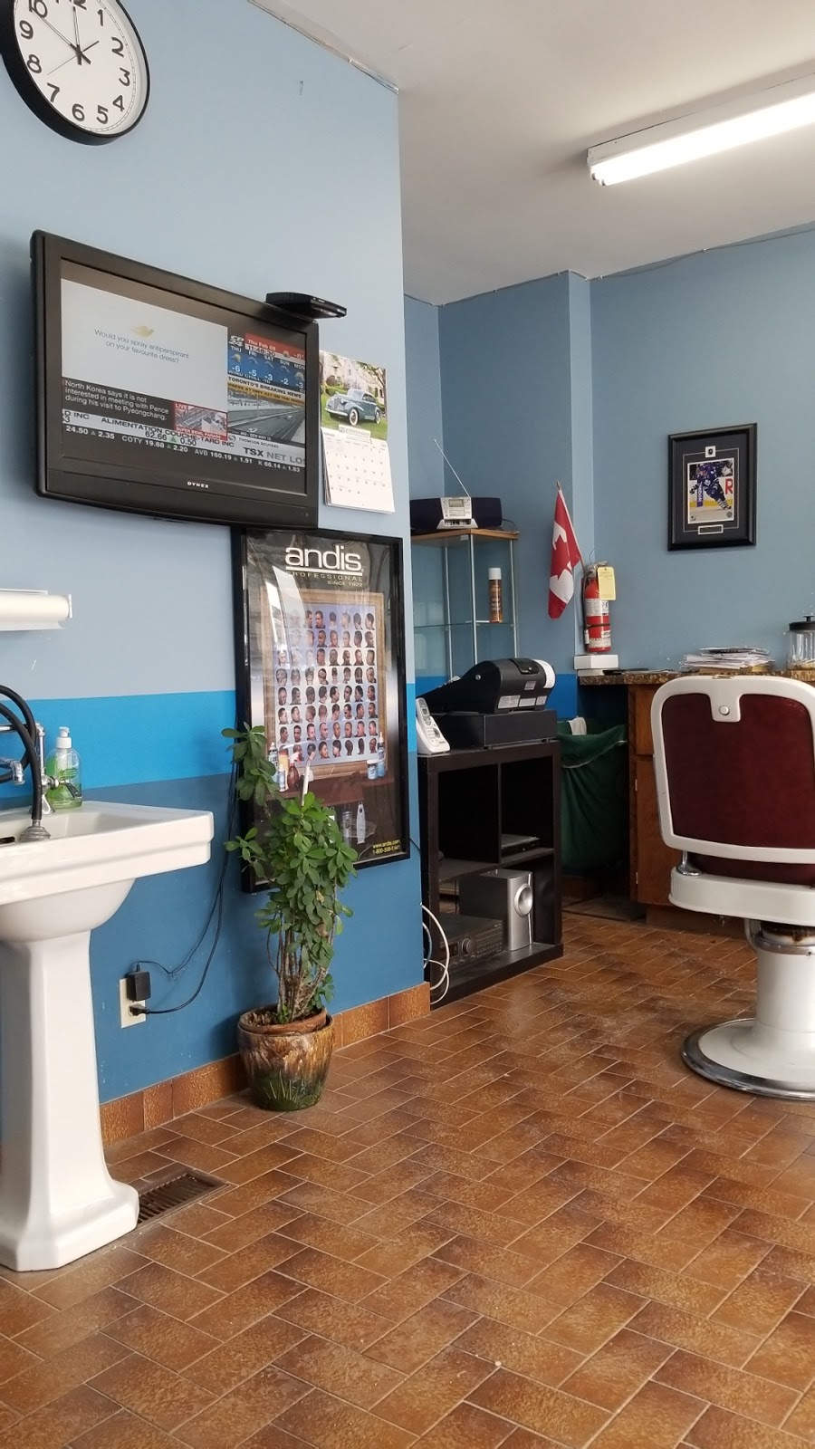 Fresh Cuts Barber Shop | hair care | 2167 King St E, Hamilton, ON L8K 1W7, Canada | 9055495087 OR +1 905-549-5087