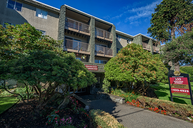 Niagara Court Apartments | 535 Niagara St, Victoria, BC V8V 1H3, Canada | Phone: (250) 360-2044