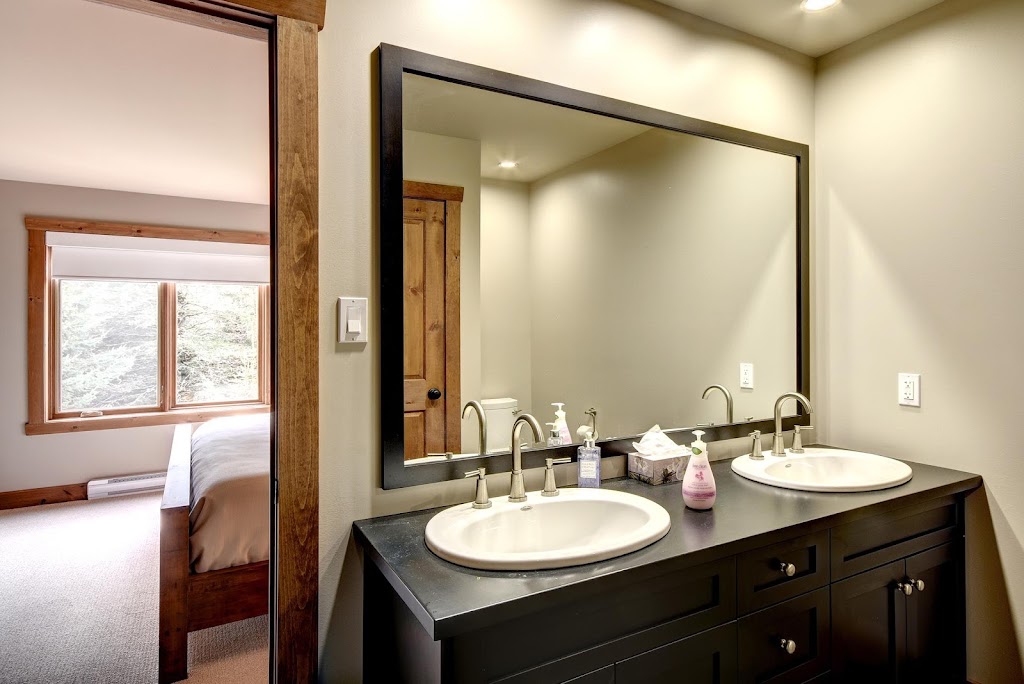 Oasis Mont Tremblant | 495 Allée du Méandre, Mont-Tremblant, QC J8E 0C5, Canada | Phone: (613) 799-1432