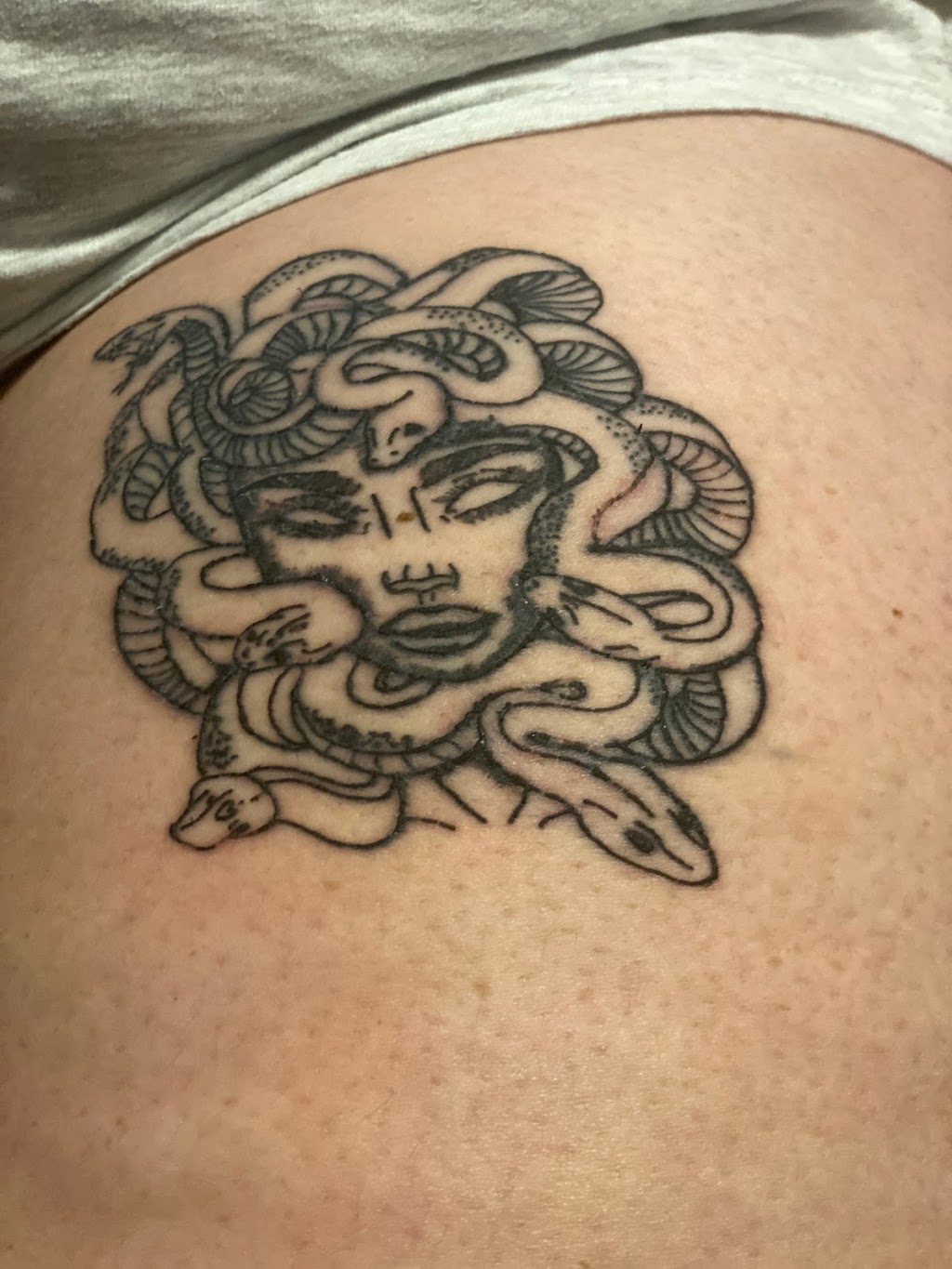Kings Tatts | 25 Wilkerson St, Thorold, ON L2V 0G4, Canada | Phone: (905) 351-2880