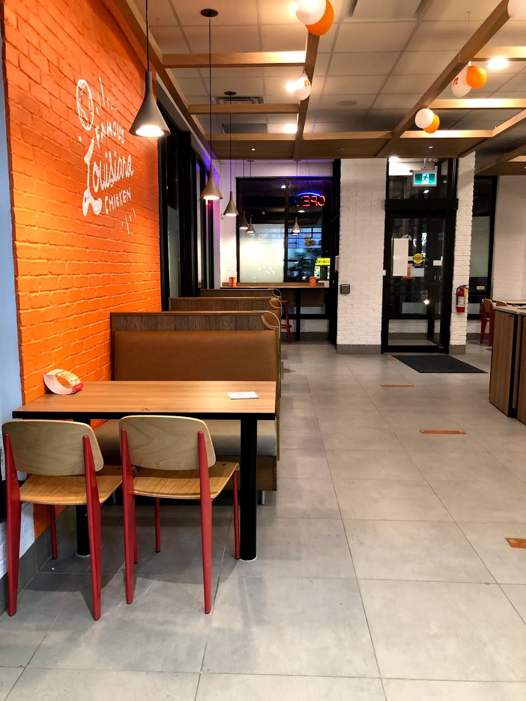 Popeyes Lousiana Kitchen | 4391 King St E, Kitchener, ON N2P 2G1, Canada | Phone: (519) 650-4343