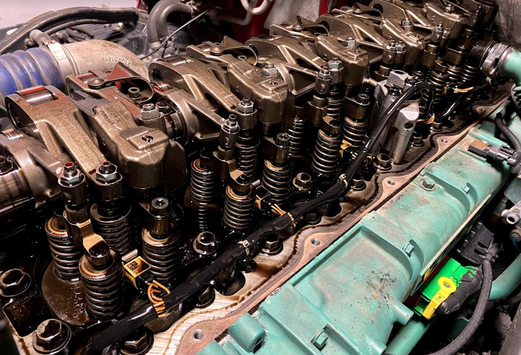 SB BROTHERS TRUCK REPAIR SHOP | 5 Goderich Rd, Hamilton, ON L8E 4P2, Canada | Phone: (647) 299-2898