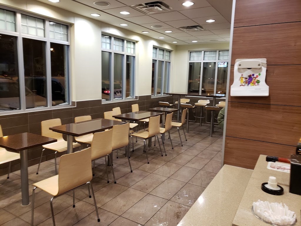 McDonalds | 848 Boulevard de lAnge Gardien N, LAssomption, QC J5W 4M9, Canada | Phone: (450) 589-0229