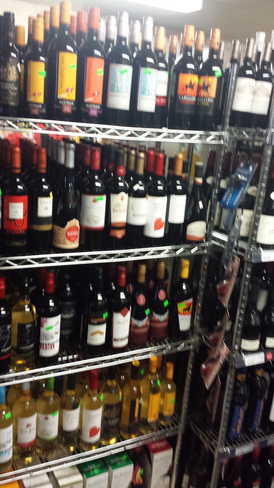 Dépanneur Thompson | 47 Rue de lÉglise, Portage-du-Fort, QC J0X 2T0, Canada | Phone: (819) 647-3222