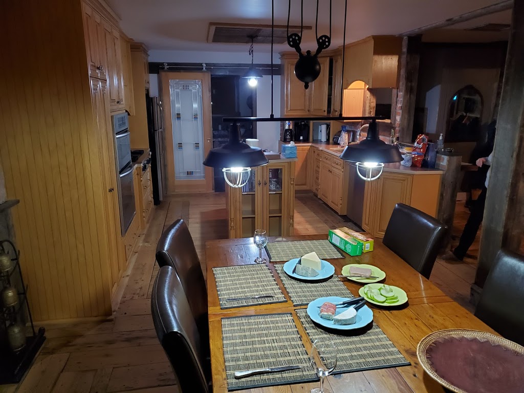 Maison du lac | 5049 Boulevard des Vétérans, Lac-Mégantic, QC G6B 2G4, Canada | Phone: (819) 340-1839