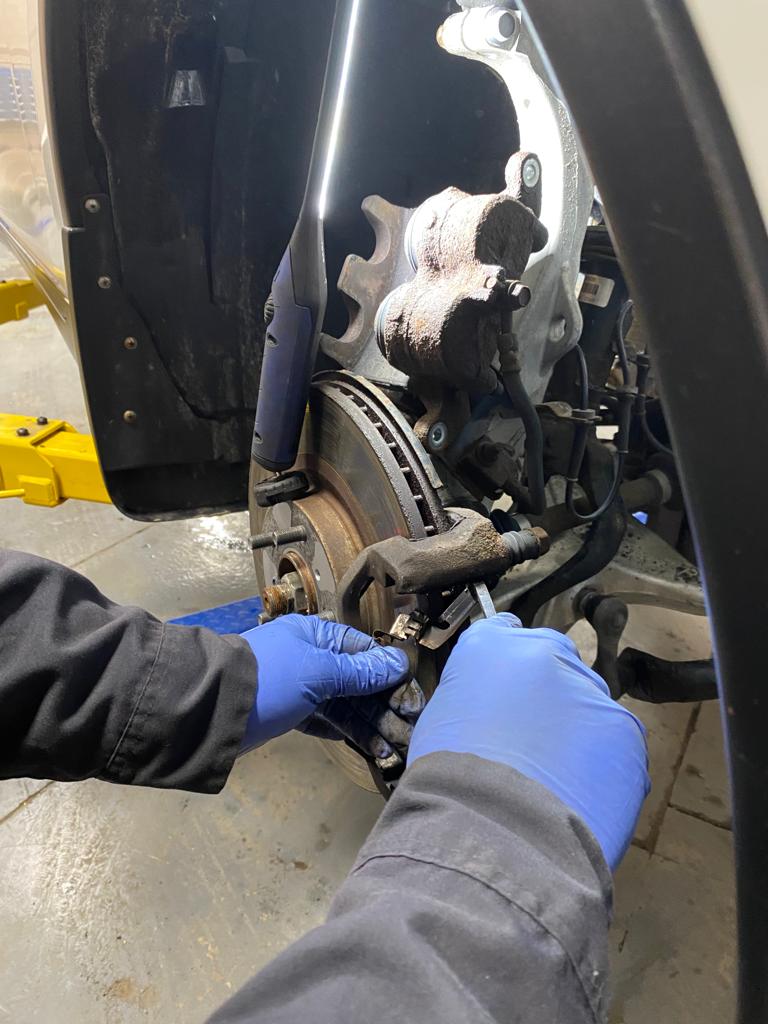 Orange Auto Services Inc | 2344 Wyecroft Rd Unit F1, Oakville, ON L6L 6M1, Canada | Phone: (905) 825-8277