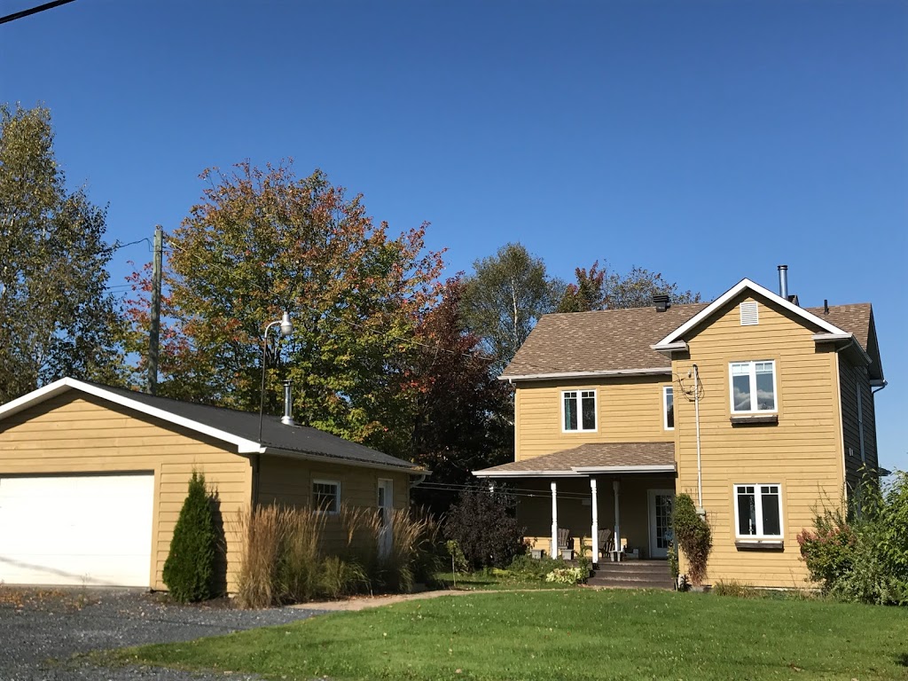 Chalet L’Apéro | Stratford, Quebec, QC G0Y 1P0, Canada