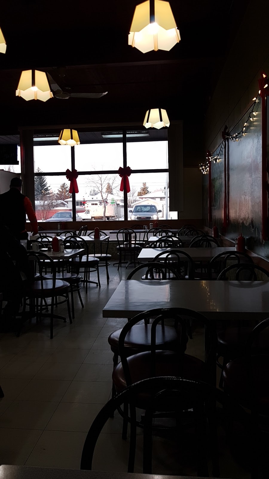 Country Cookin | 10915 156 St NW, Edmonton, AB T5P 2S7, Canada | Phone: (780) 486-3009