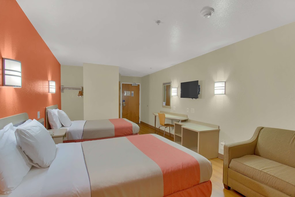 Motel 6 Niagara Falls NY | 9100 Niagara Falls Blvd, Niagara Falls, NY 14304, USA | Phone: (716) 297-9902