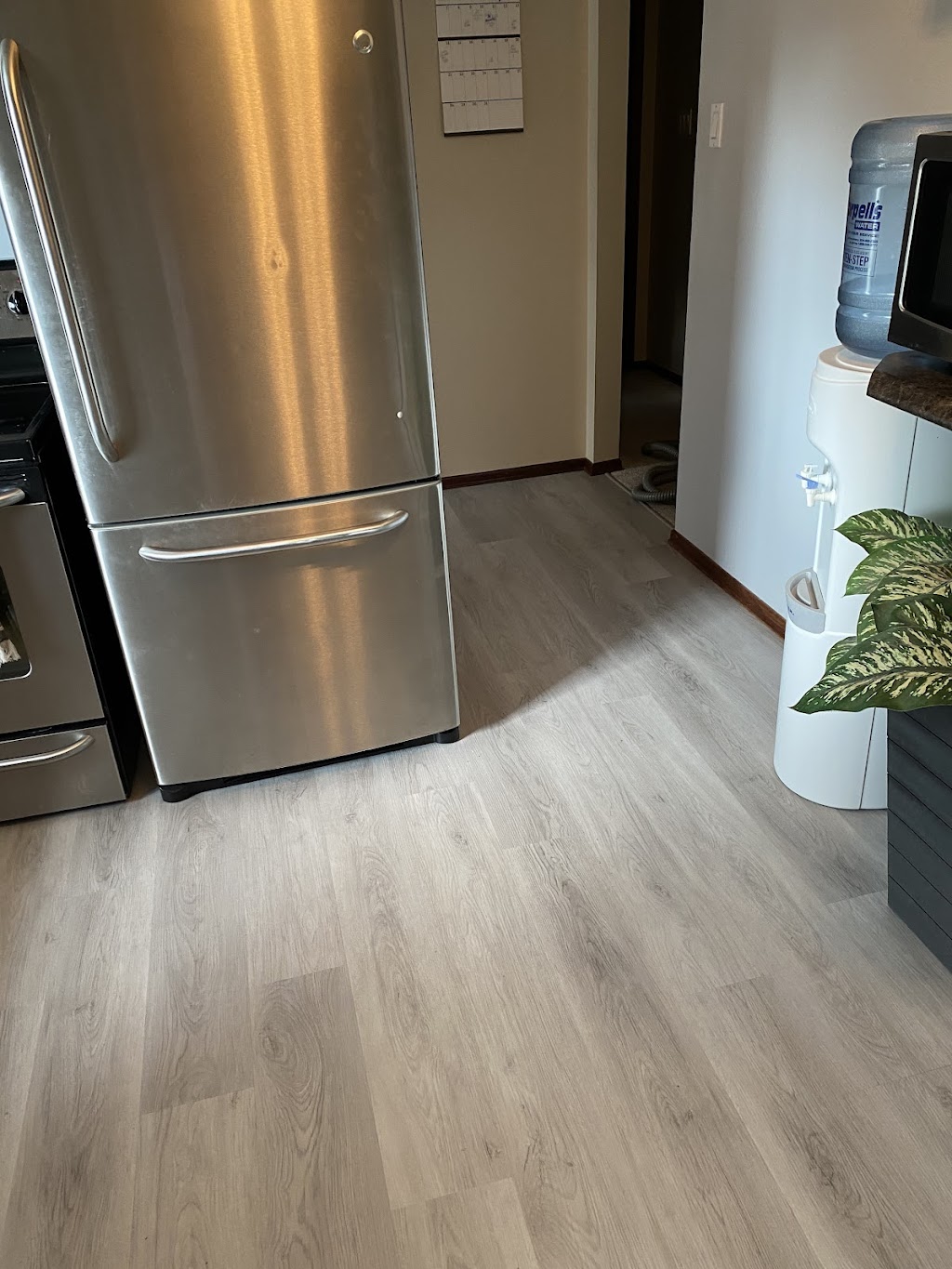 Bill Knight Flooring & Carpets Ltd | 895 Century St, Winnipeg, MB R3H 0M3, Canada | Phone: (204) 783-9600