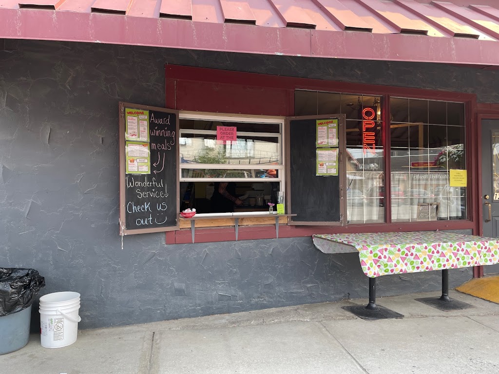 Bistro Family Restaurant | 1225 7th Ave, Invermere, BC V0A 1K0, Canada | Phone: (250) 342-6564