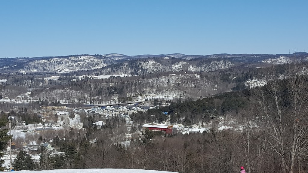 Ski Vorlage | 65 Chemin Burnside, Wakefield, QC J0X 3G0, Canada | Phone: (819) 459-2301