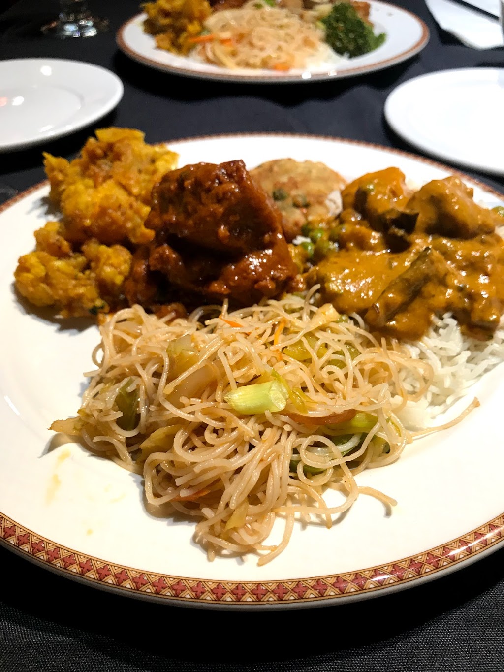 India House Restaurant | 4371 Albert St, Regina, SK S4S 3R6, Canada | Phone: (306) 586-4444