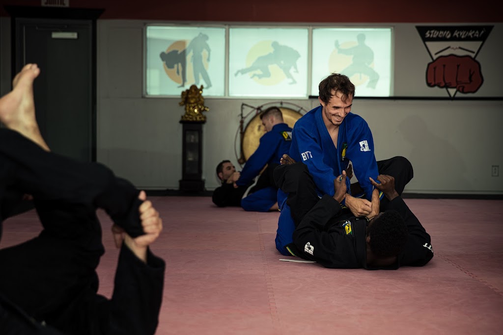 Jiu Jitsu Terrebonne | 1977 Chem. Gascon, Terrebonne, QC J6X 4H2, Canada | Phone: (450) 964-5627