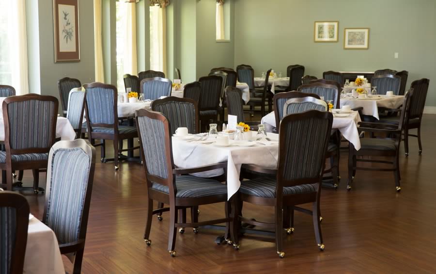 Chartwell Marthas Landing Retirement Residence | 2109 Lakeshore Rd, Burlington, ON L7R 4Z4, Canada | Phone: (289) 635-3192