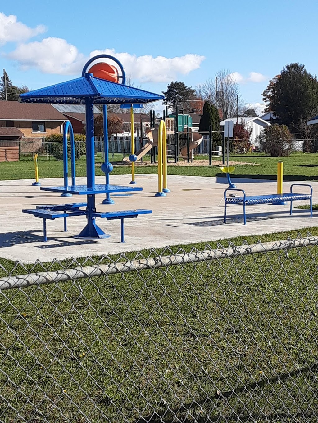 Stafford Park | 641 3rd Ave S, Pembroke, ON K8A 7A5, Canada | Phone: (613) 735-7979