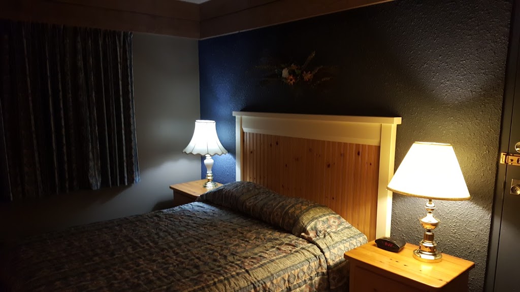 Logan Lake Lodge | 111 Chartrand Ave, Logan Lake, BC V0K 1W0, Canada | Phone: (250) 523-9466