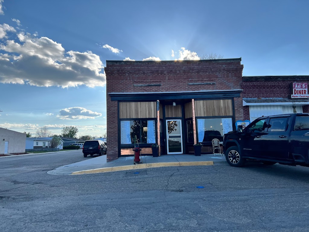 The Country Stop | 320 Railway Ave, Granum, AB T0L 1A0, Canada | Phone: (403) 639-1666