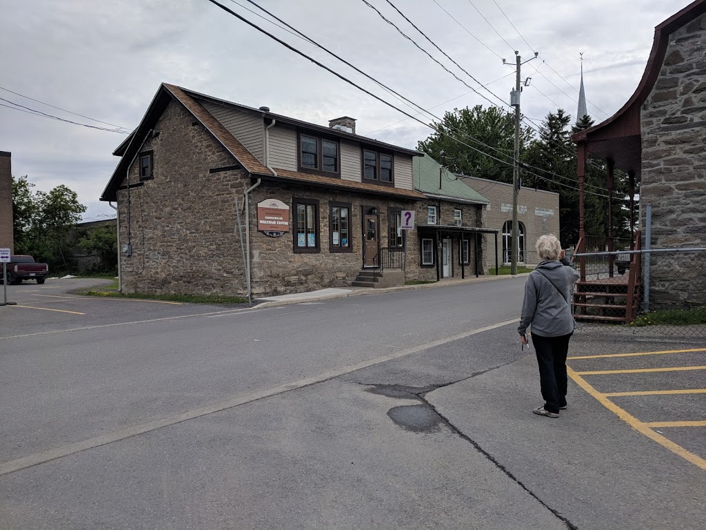 Kahnawake Tourism Welcome Center | 1 River Rd, Kahnawake, QC J0L 1B0, Canada | Phone: (450) 635-2929
