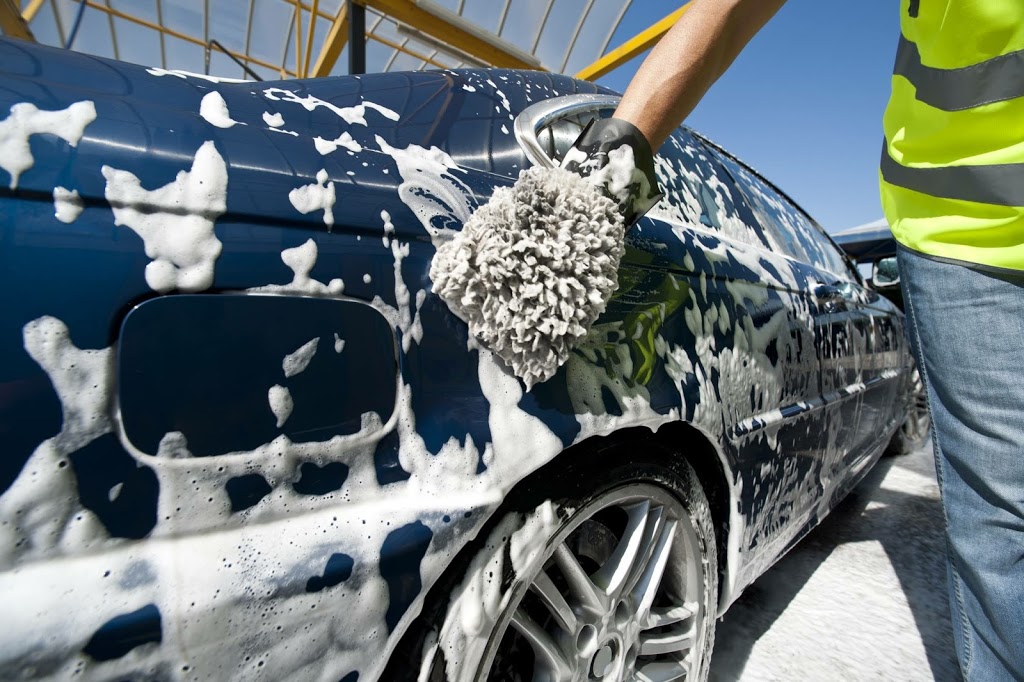 Kitchener Car Wash | car wash | 1166 Victoria St N, Kitchener, ON N2B 3C9, Canada | 5195697772 OR +1 519-569-7772