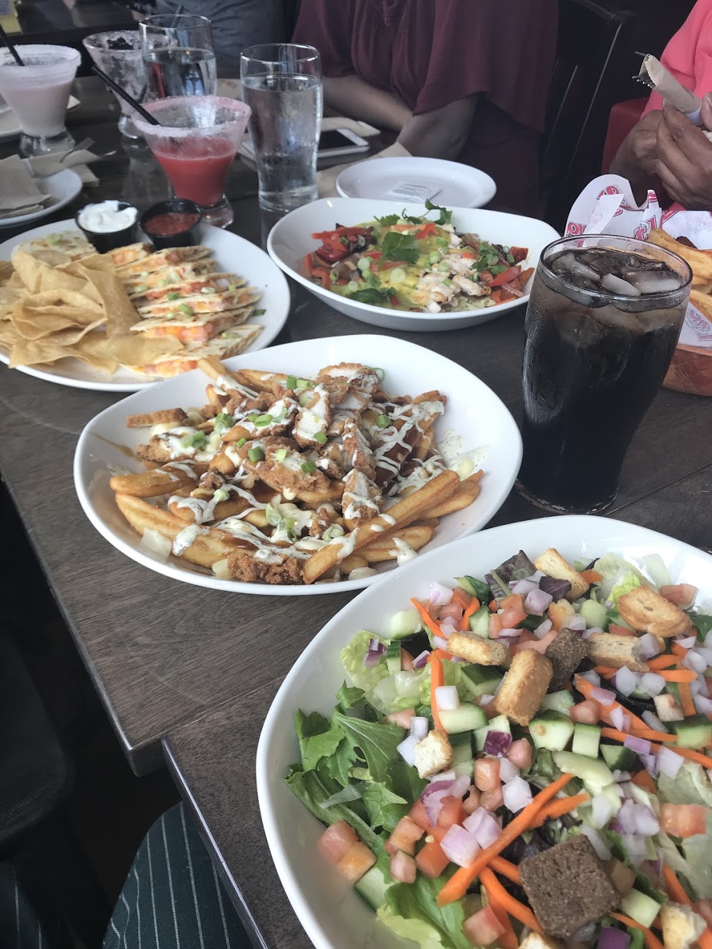 St. Louis Bar & Grill | 2366 Durham Regional Hwy 2 Building C, Bowmanville, ON L1C 3K7, Canada | Phone: (905) 623-3686