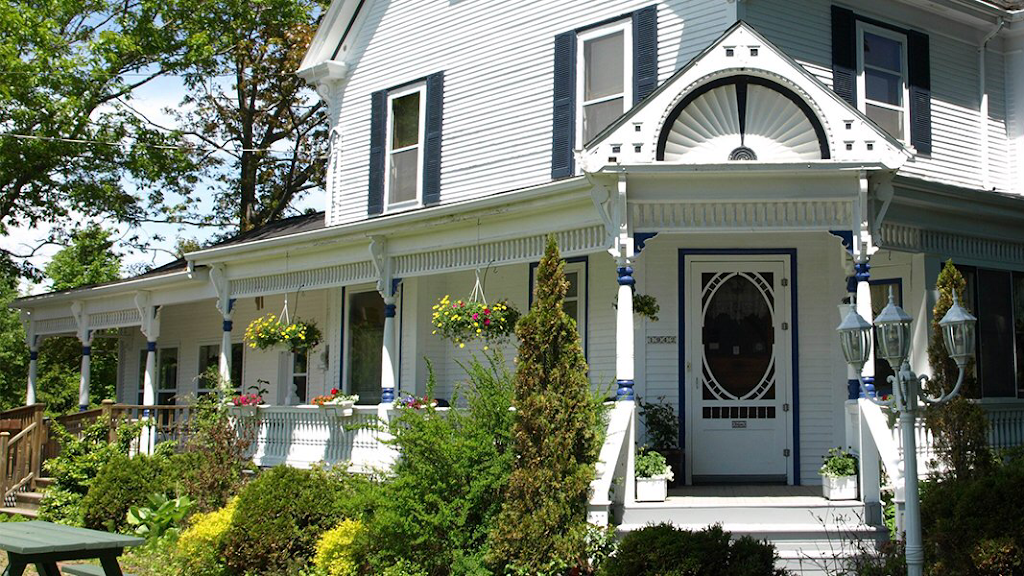 Delft Haus Bed & Breakfast | 1942 Highway 359, Centreville, NS B0P 1J0, Canada | Phone: (902) 678-7077