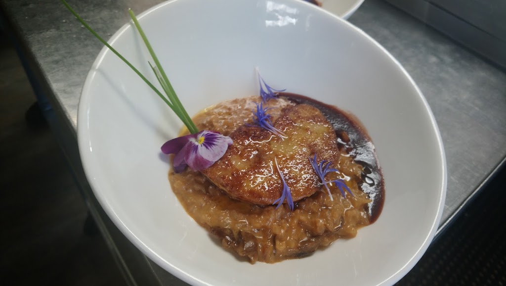 Restaurant Le Prieuré | 402 Boulevard de lAnge-Gardien, LAssomption, QC J5W 1S5, Canada | Phone: (450) 589-6739