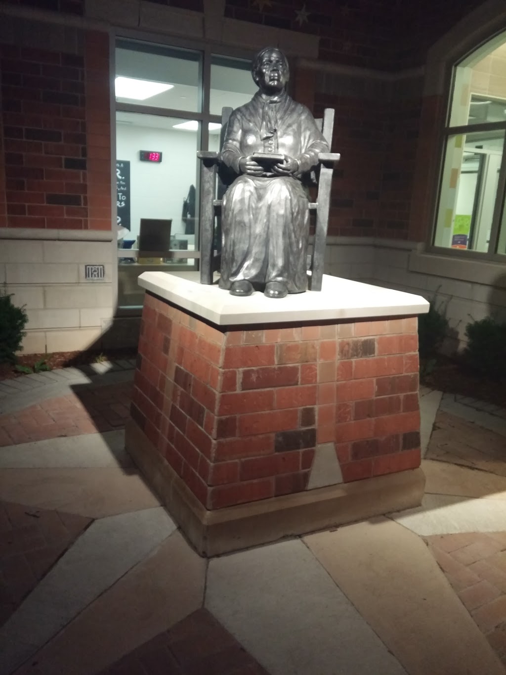 Harriet Tubman Public School | 84 Henry Street, St. Catharines, ON L2R 5V4, Canada | Phone: (905) 685-5489