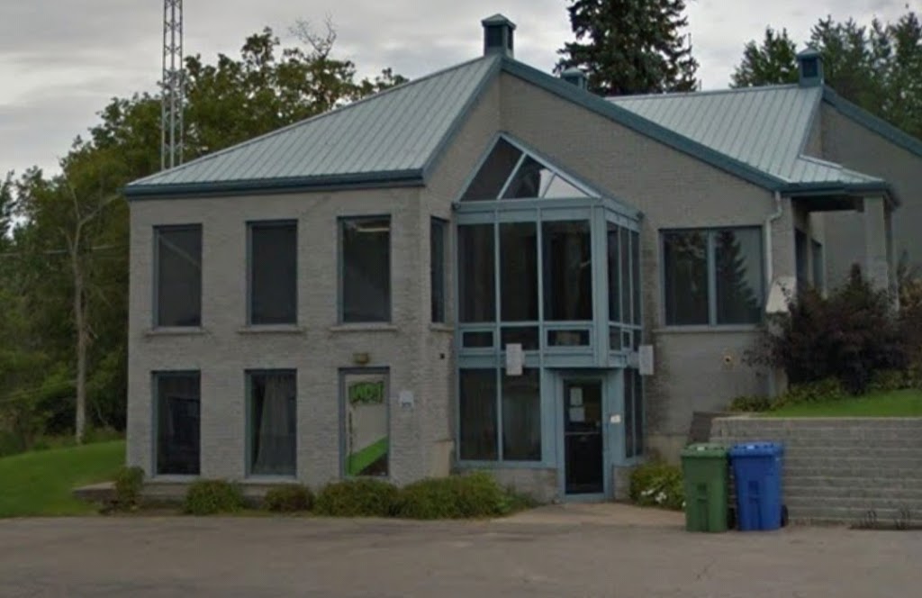 Youth Club De Grenville | 20 Rue du Moulin, Grenville, QC J0V 1J0, Canada | Phone: (819) 242-2126