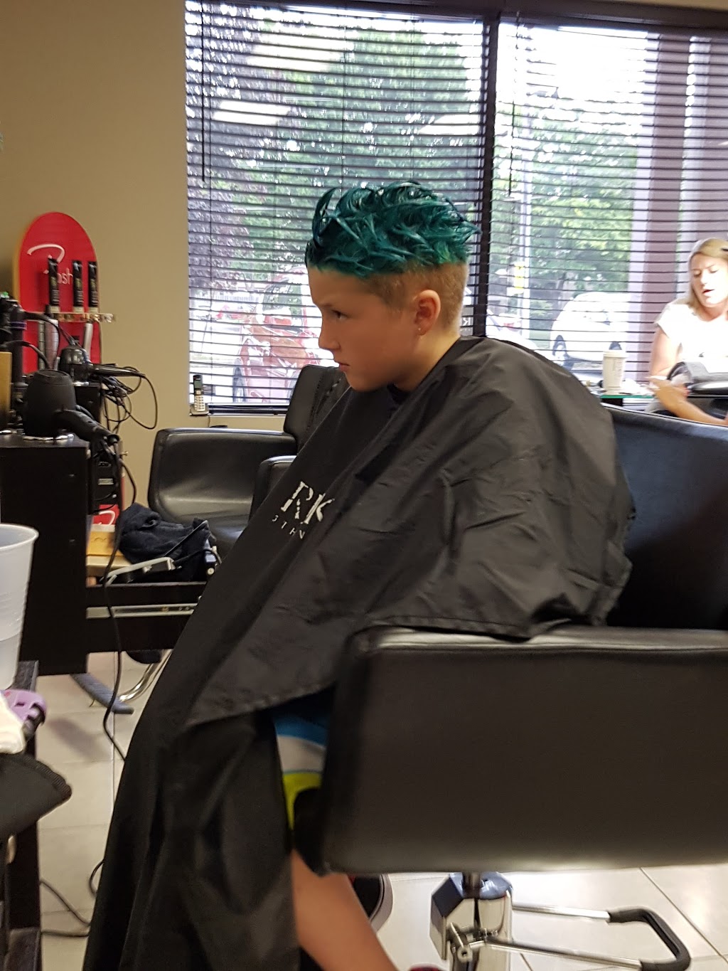 Posh Salon & Esthetics | 569 Ontario St, St. Catharines, ON L2N 4N4, Canada | Phone: (905) 937-4247