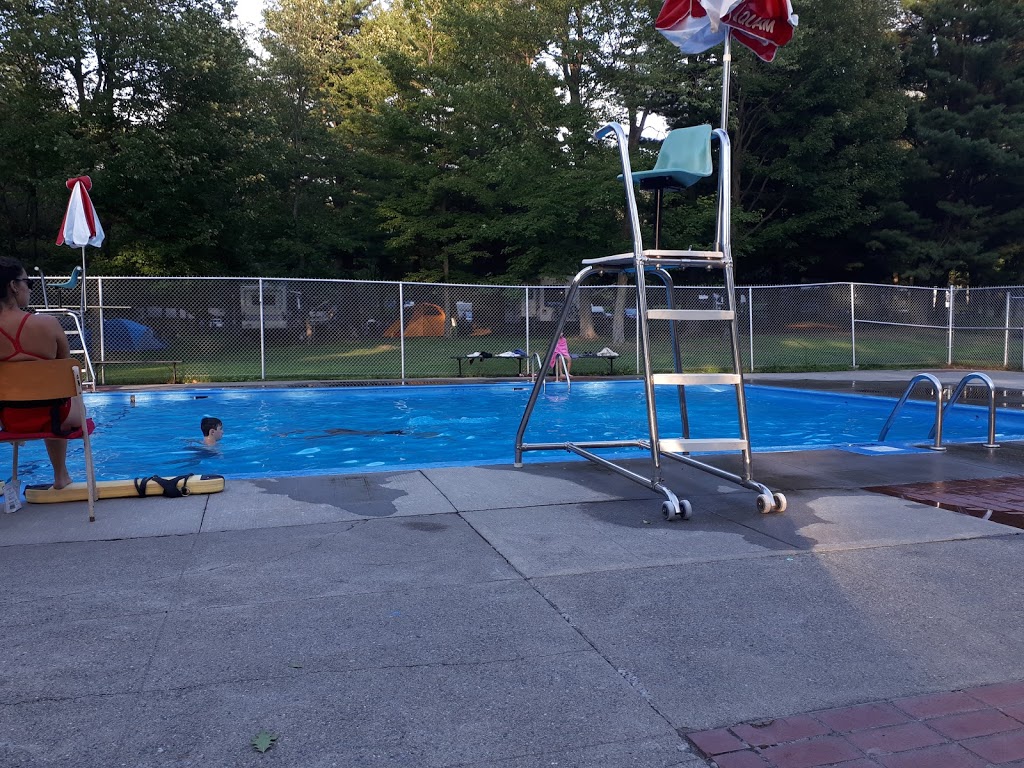 Camping des Voltigeurs | 575 Rue Montplaisir, Drummondville, QC J2B 6X1, Canada | Phone: (819) 477-1360
