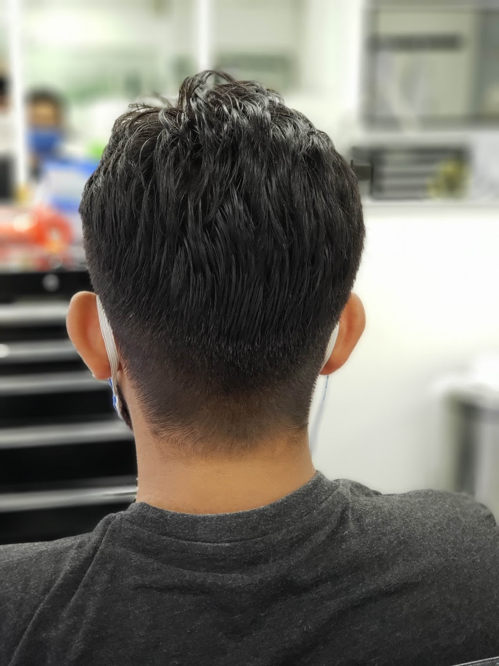 PePes New Look | 936 Pape Ave, East York, ON M4K 3V2, Canada | Phone: (416) 422-2000