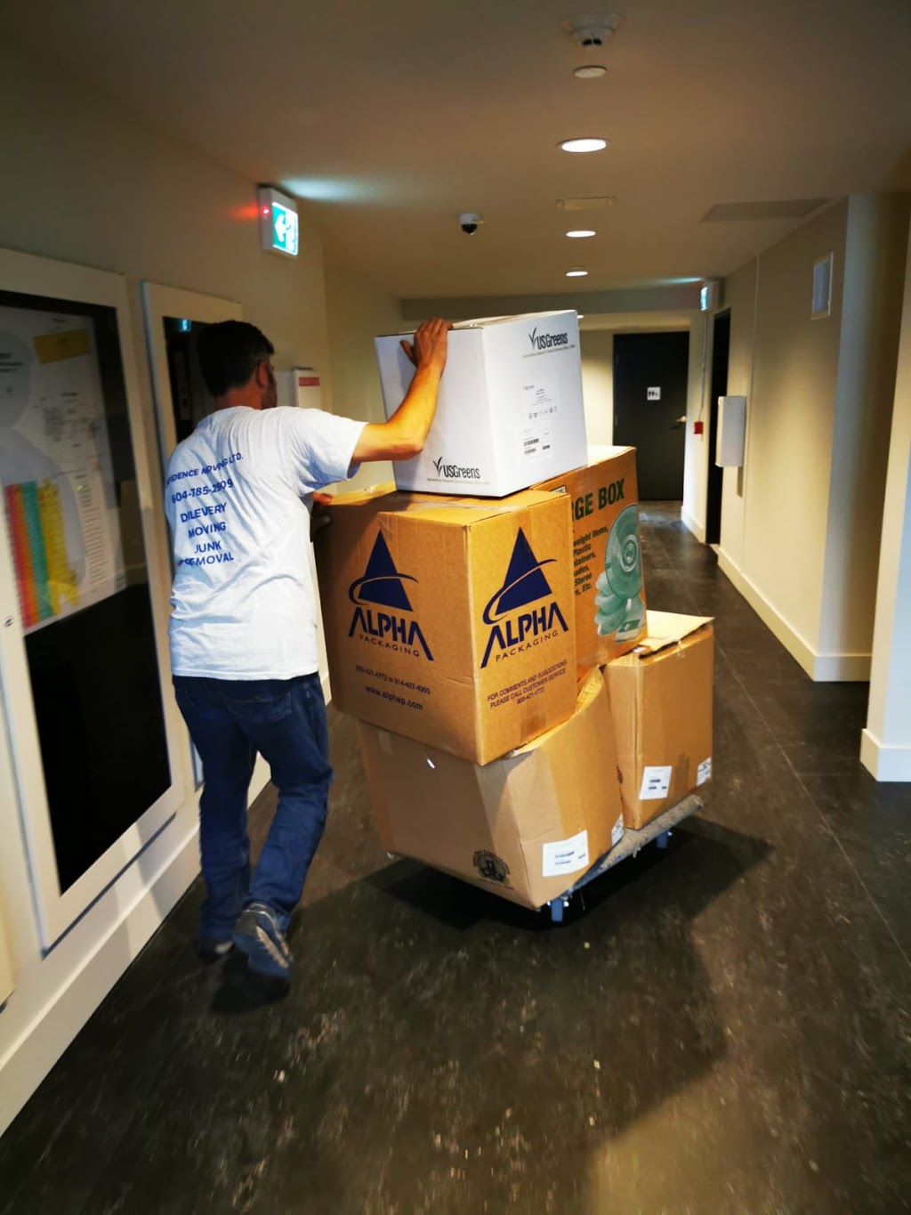Confidence Moving - Surrey Moving Company | 15288 100 Ave, Surrey, BC V3R 7V2, Canada | Phone: (778) 814-9566